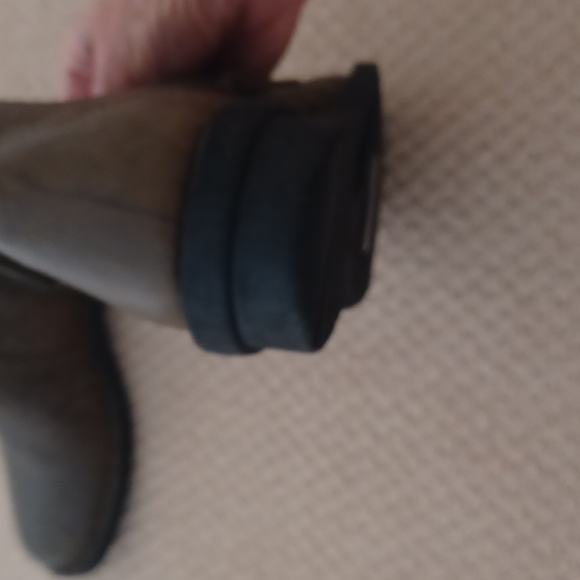 Clarks Woman Bendables Olive leather Ankle Boots with inside zip. SIZE 9 - Picture 7 of 10